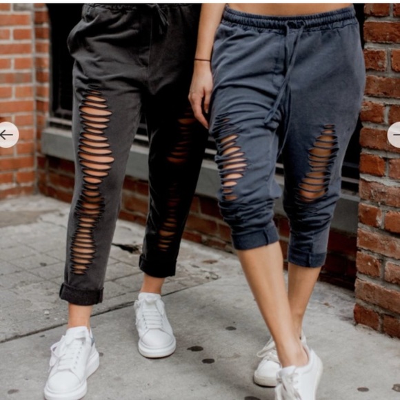 Twenty5A Black ripped and distressed joggers with pocket in back - Picture 1 of 4